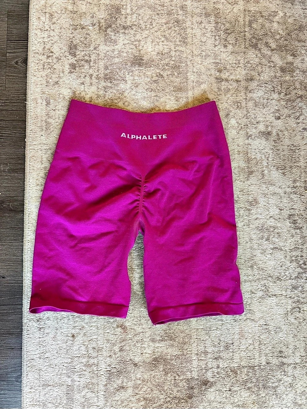 Alphalete Amplify Seamless Biker Shorts magenta